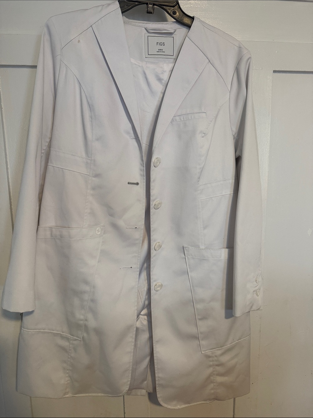 Figs White Women's Medical Lab Coat with Front Pockets